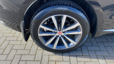 Jaguar F-Pace 2.0 D200 R-Dynamic SE 5dr Auto AWD Diesel Estate